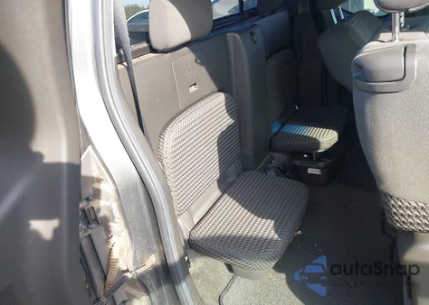 2005 Nissan Frontier Se from USA, damaged, VIN 1N6AD06U65C400957